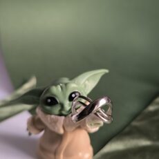 انگشتر نقره زنانه عیار ۹۲۵ آبکاری رودیوم طرح بی نهایت بزرگ مناسب