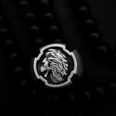 انگشتر فوق جذاب شیر نقره ایی کاری خاص از عربستان سعودی